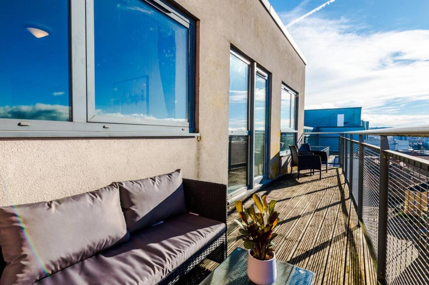High-Spec Penthouse Central Free Parking Space Шефилд Экстерьер фото